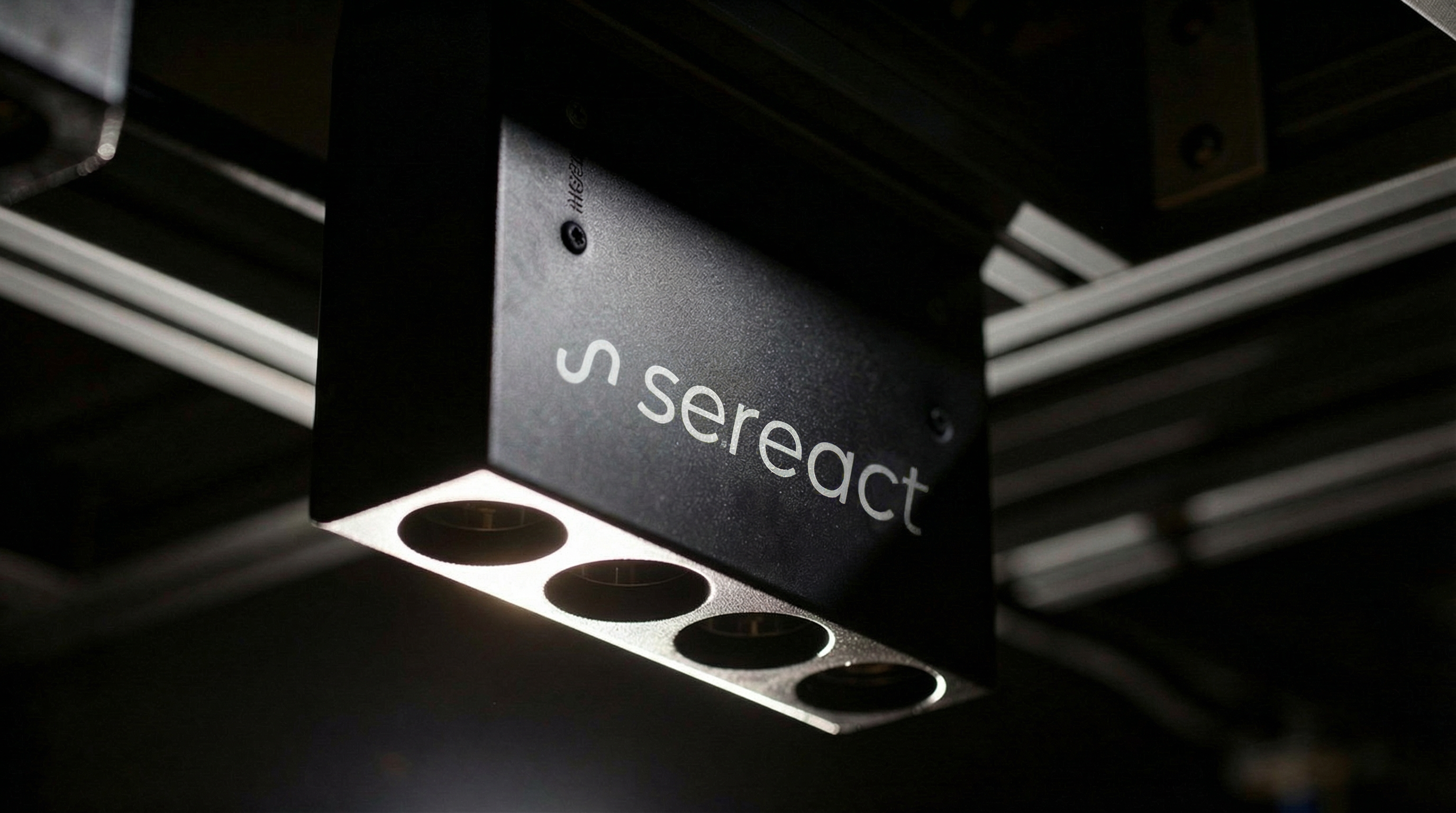 Sereact Lens with logo